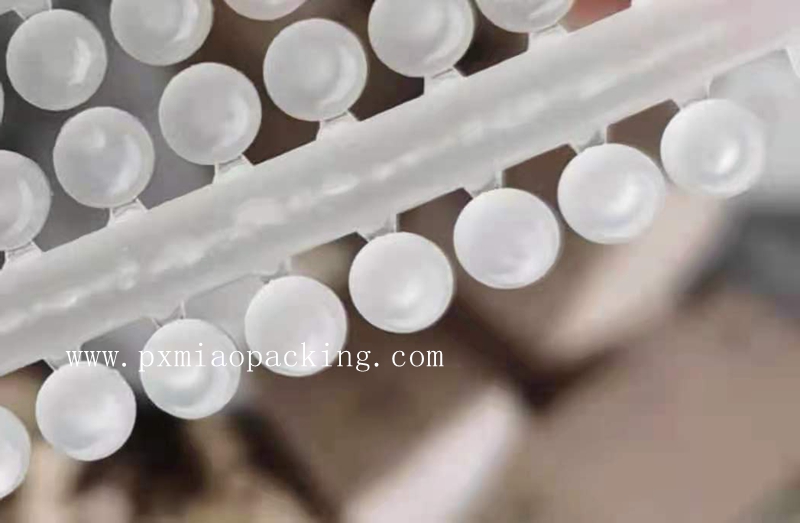 The-Type-and-Usage-of-Industrial-Plastic-Ball-2