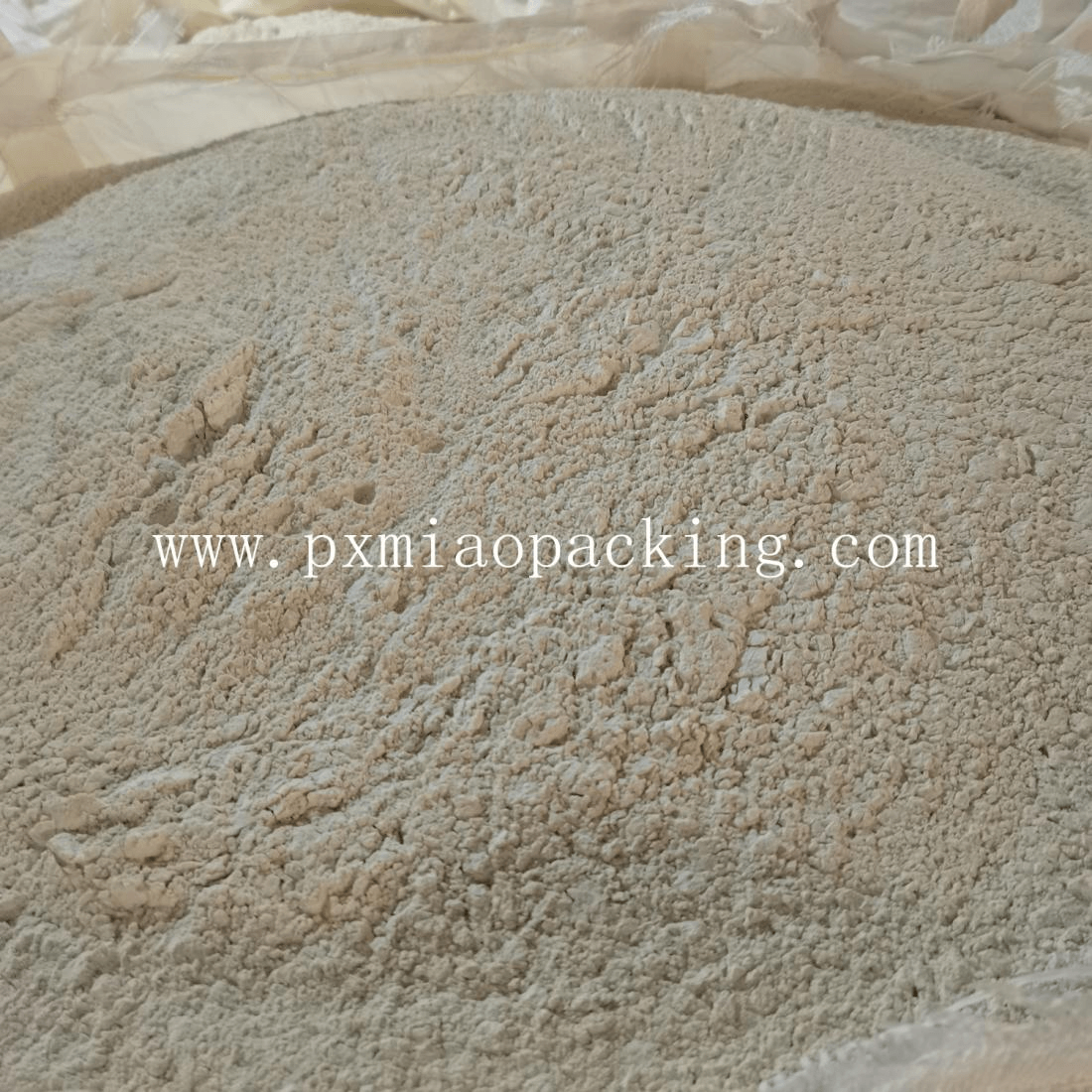Raw materials for infrared ceramic plates mixed by several different powders